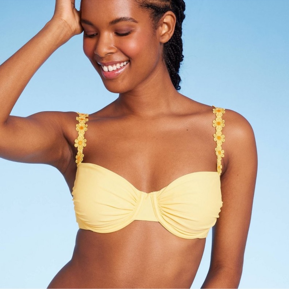 Women's Embroidered Daisy Strap Underwire
Bikini Top - Wild Fable™ Yellow L